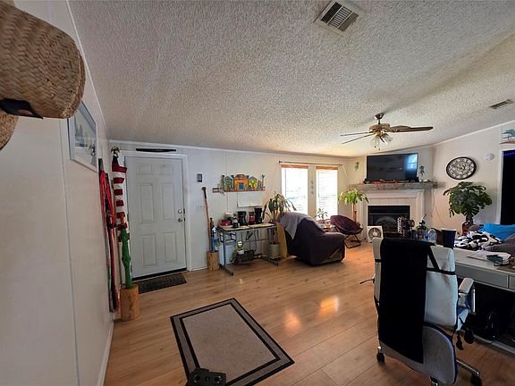 2nd image of 106 Sunnyside Court