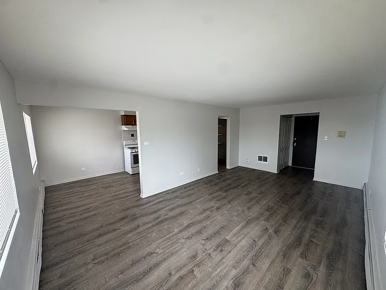 495 Madison Ave #3B — Photo 1