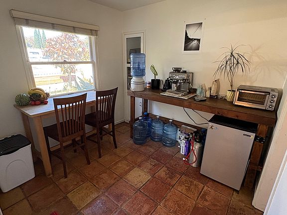 5th image of 3980 McLaughlin Ave