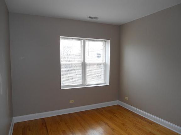 5th image of 6170 N Winchester Ave #2