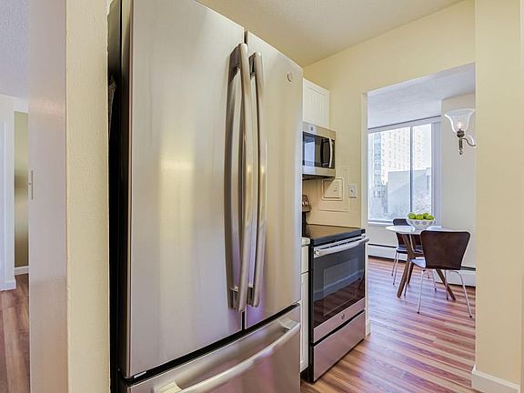 4th image of 1409 N Prospect Ave Unit 301