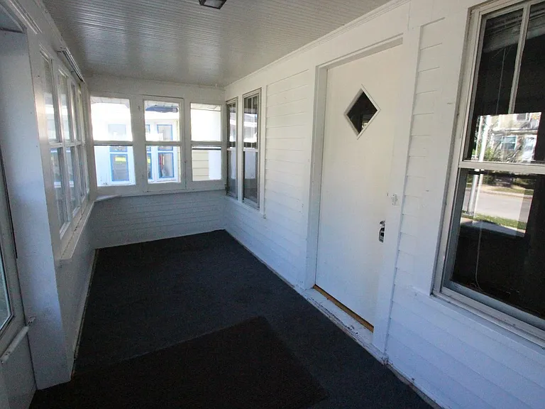 1204 S 58th St — Photo 9
