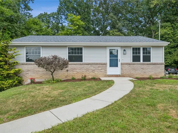 1121 Center St, White Oak, PA 15131