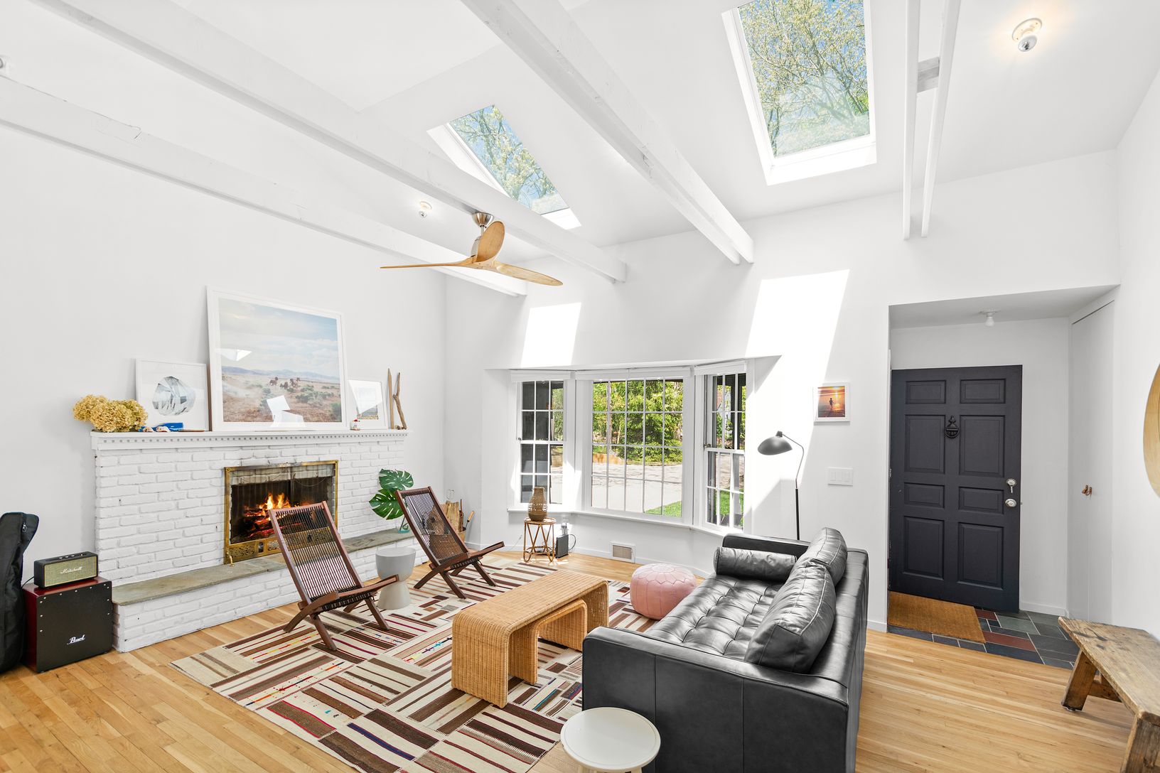  Open Living Room With Cathedral Ceilings