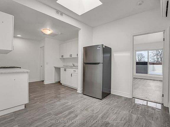2nd image of 2820 Danforth Ave #302