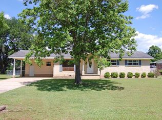 122 Garden Ln, Petal, MS 39465