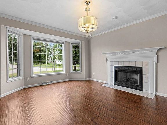 3rd image of 13193 Stamford Ln