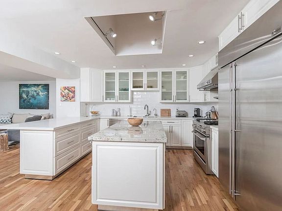 5th image of 2237 E Montebello Ave