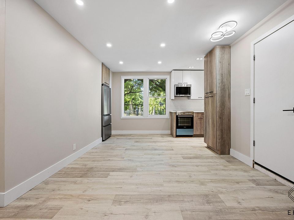 1st image of 739 6th Ave #2D
