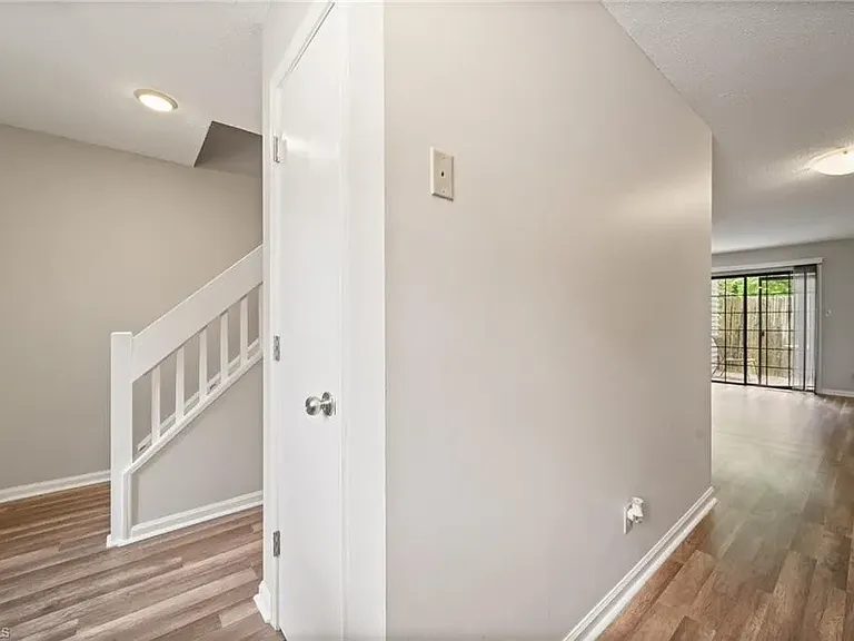 1903 E Malone Rd — Photo 11