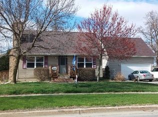 8095 Racine St, Birch Run, MI 48415