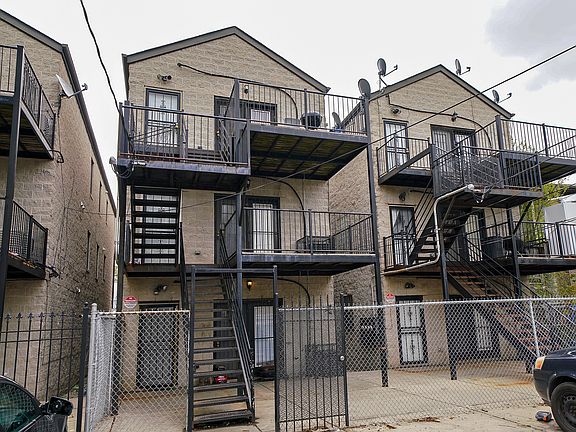 2nd image of 1630 S Homan Ave