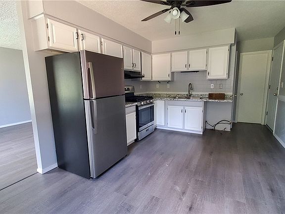 4th image of 2114 Schaper Ave