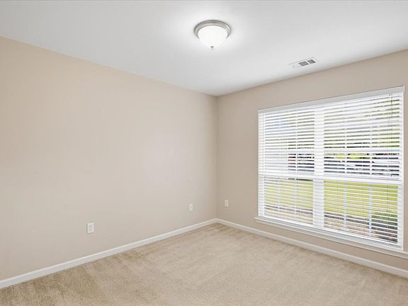 3rd image of 19 Montero Dr