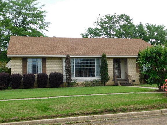 2nd image of 103 N Dogwood Ave