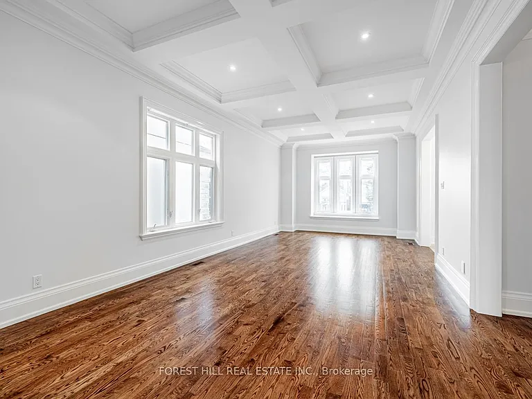 415 Deloraine Ave — Photo 13