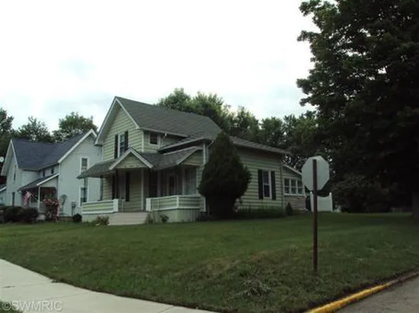 131 Union St, Hillsdale, MI 49242