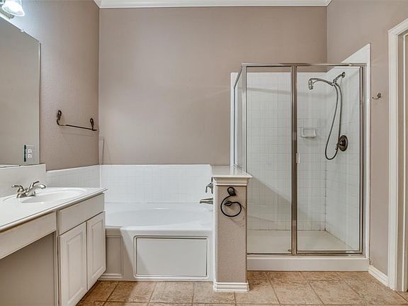 3rd image of 1448 Brittany Way