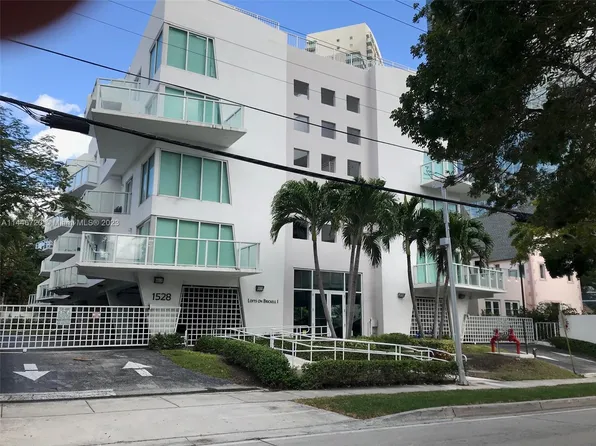 1528 Brickell Ave APT 203, Miami, FL 33129