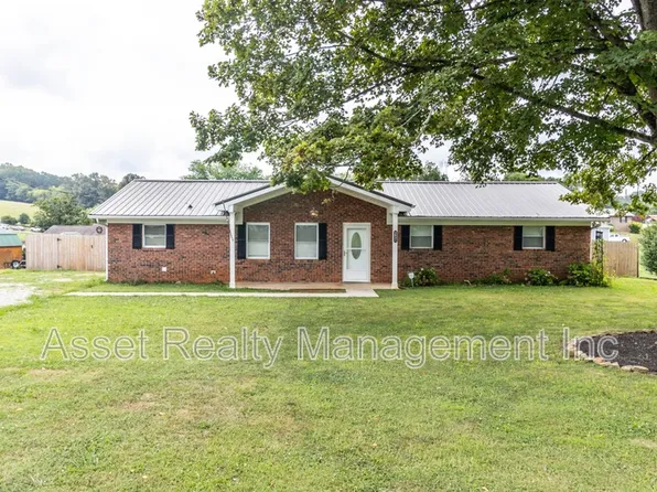 2821 Vicksburg Ln, Strawberry Plains, TN 37871