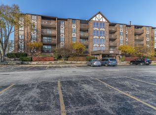 10420 Circle Dr APT 11B, Oak Lawn, IL 60453