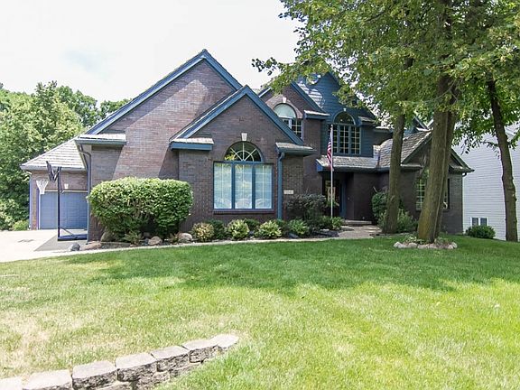 3rd image of 7041 Forest Dr