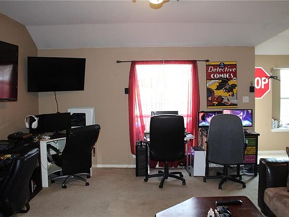 4th image of 234 Chesterfield Cir