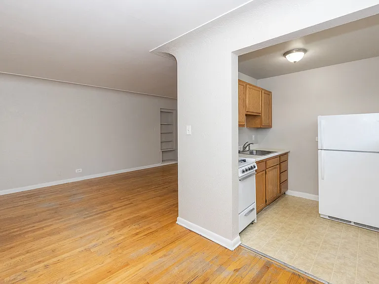 Belmore Apartments — Photo 52