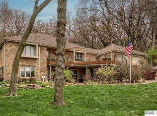 957 S 220th St, Elkhorn, NE 68022