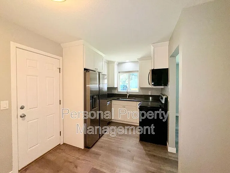 14008 NE 10th St — Photo 5