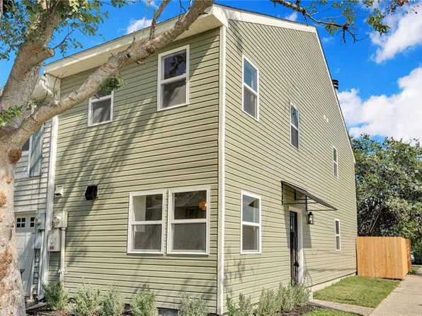 961 Old Metairie Dr, Metairie, LA 70001