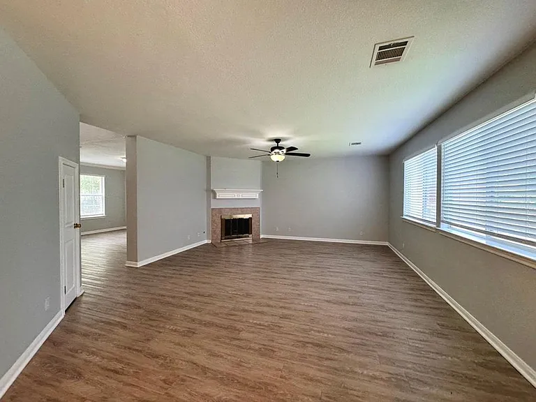 1009 Rutgers Dr — Photo 12
