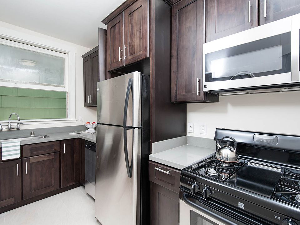 1st image of 40 Tiffany Ave #4