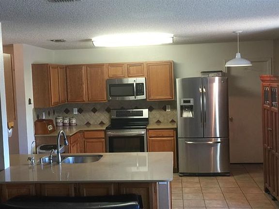 4th image of 1406 Glenwick Dr