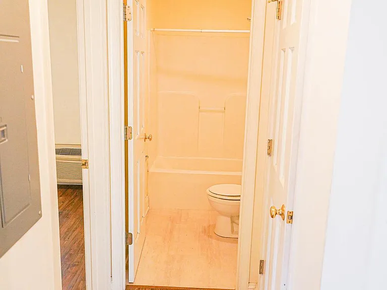800 Travers St #5 — Photo 38