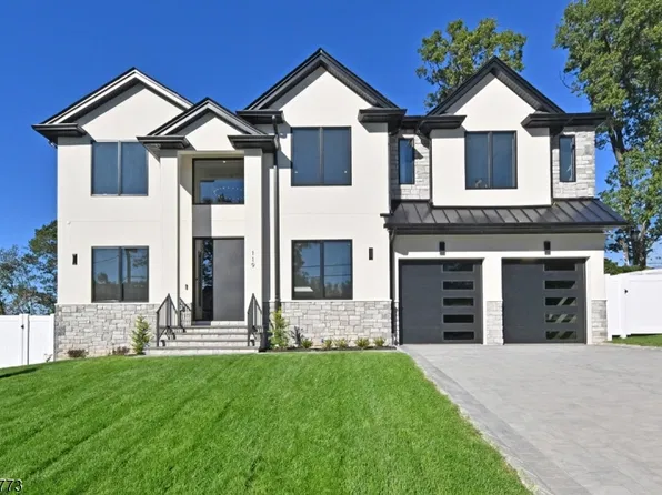 119 Arnot Pl, Paramus Boro, NJ 07652