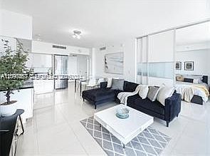 5th image of 92 SW 3rd St APT 1908
