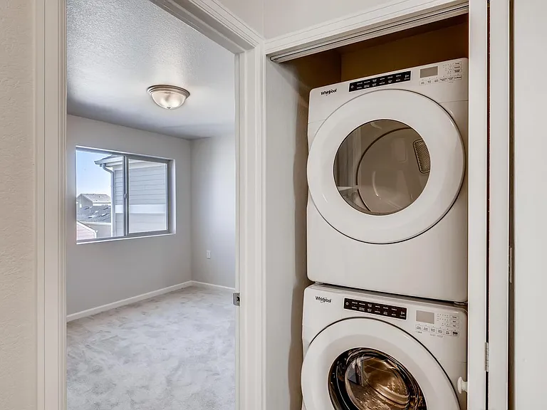1131 Hummingbird Cir — Photo 16