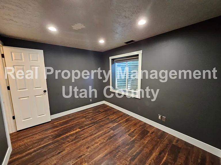 42 W 680 N — Photo 25