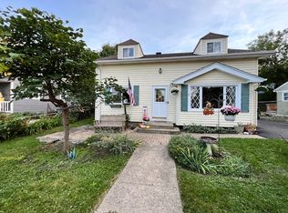 26585 W Maple St, Antioch, IL 60002