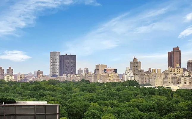 Rented by Christie's International Real Estate Group, LLC | media 31