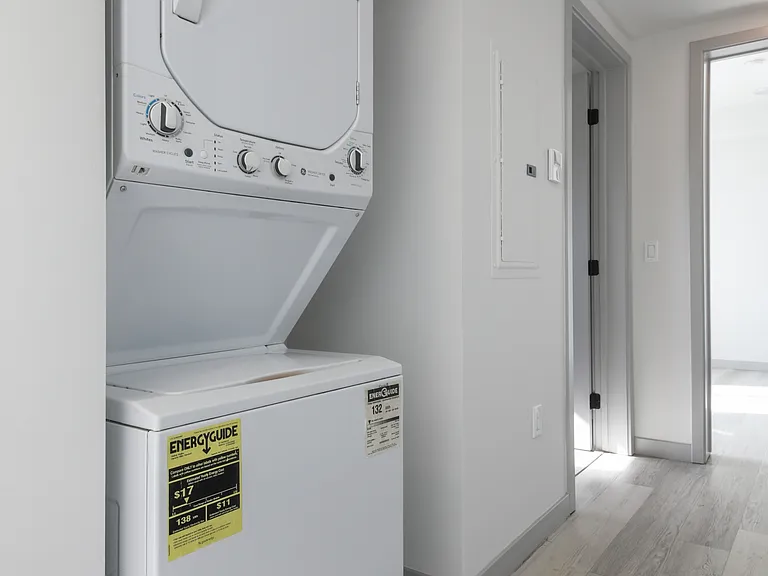 941 Fedora St #304 — Photo 4