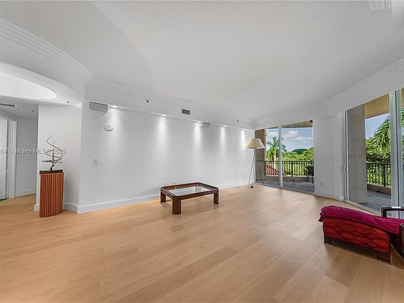 4th image of 626 Coral Way APT 402
