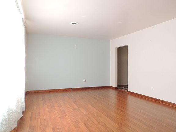 4th image of 28 Ocala Ln