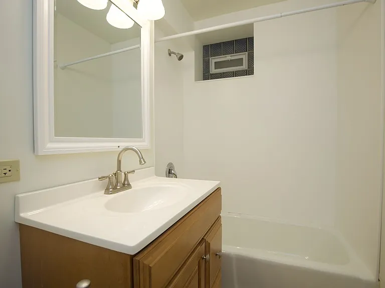 6713 N Sheridan Rd #N3 — Photo 13