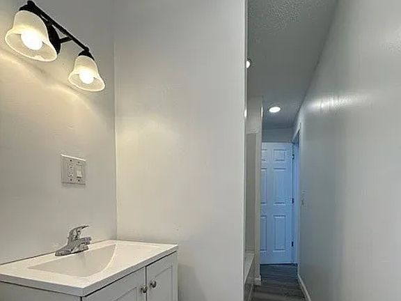 5th image of 1820 Long Ave #5