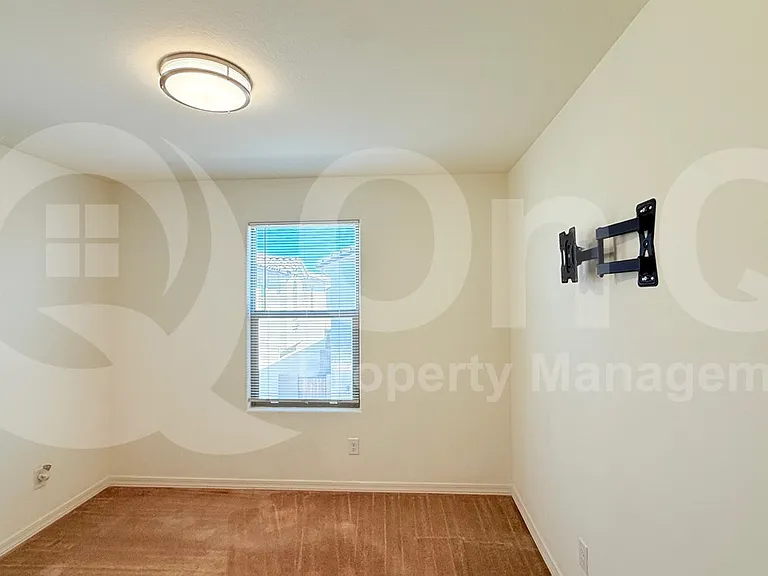 3706 S 57th Ln — Photo 9