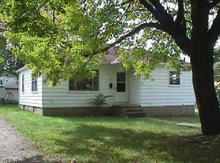 512 Hopocan Ave, Barberton, OH