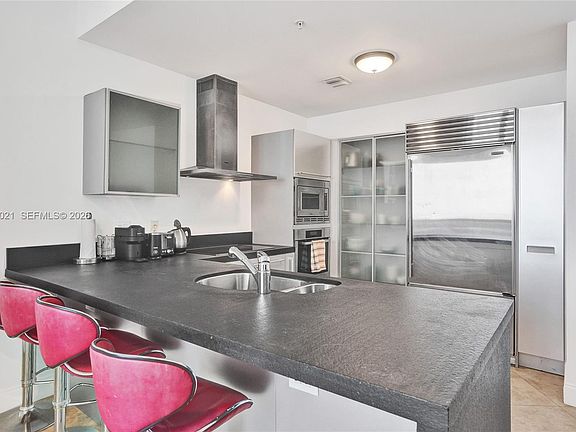 5th image of 18201 Collins Ave APT 4705