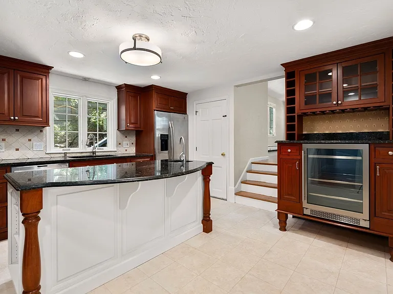 141 Westgate Rd — Photo 6